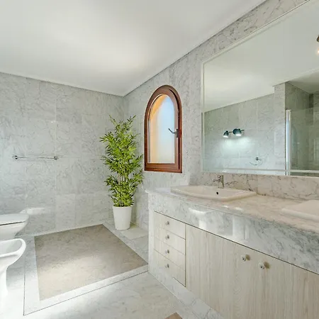 Juliet Costa Adeje (Tenerife)